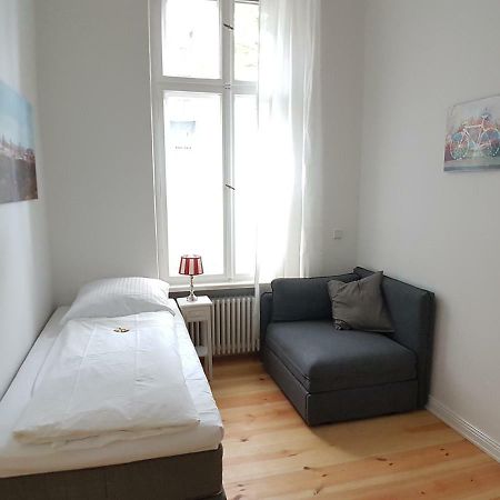 ברלין Lang Re By Rockchair Apartments L Superhost Status L 2 Bedrooms Boxspringbeds In City Center - Cozy Family & Business Flair Welcomes You! מראה חיצוני תמונה
