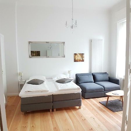 ברלין Lang Re By Rockchair Apartments L Superhost Status L 2 Bedrooms Boxspringbeds In City Center - Cozy Family & Business Flair Welcomes You! מראה חיצוני תמונה