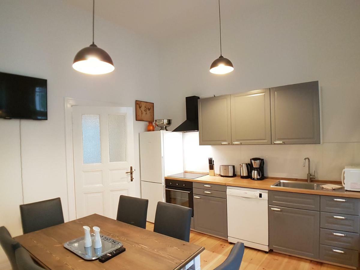 ברלין Lang Re By Rockchair Apartments L Superhost Status L 2 Bedrooms Boxspringbeds In City Center - Cozy Family & Business Flair Welcomes You! מראה חיצוני תמונה