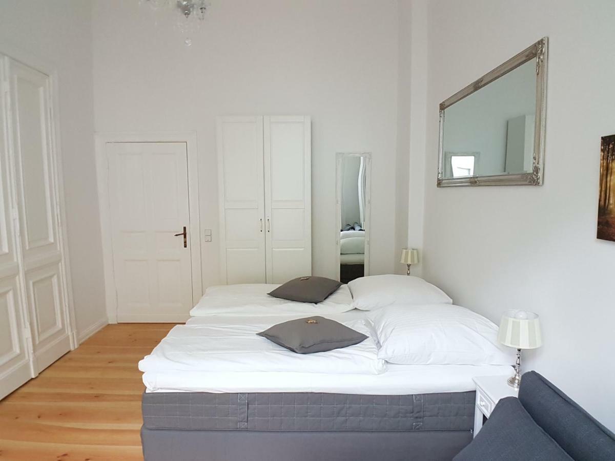 ברלין Lang Re By Rockchair Apartments L Superhost Status L 2 Bedrooms Boxspringbeds In City Center - Cozy Family & Business Flair Welcomes You! מראה חיצוני תמונה