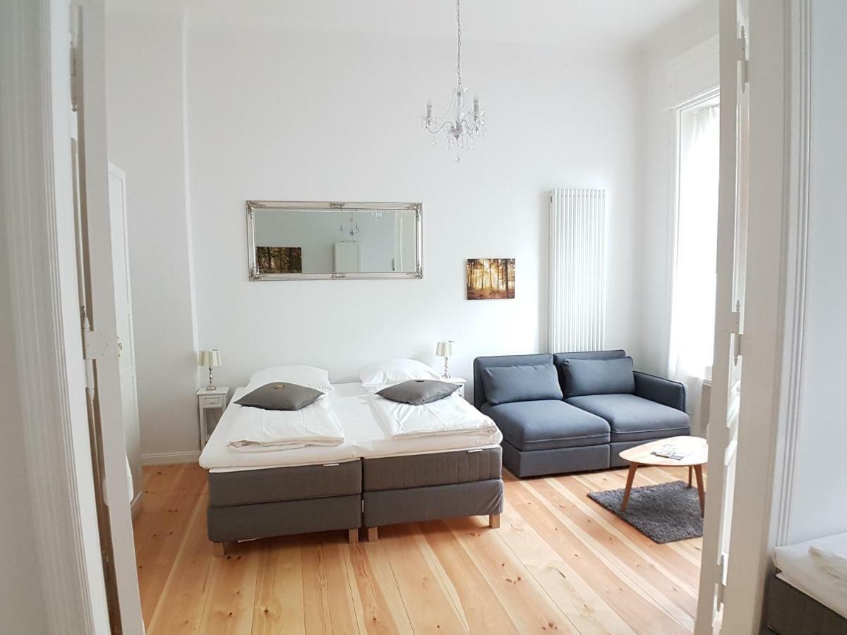 ברלין Lang Re By Rockchair Apartments L Superhost Status L 2 Bedrooms Boxspringbeds In City Center - Cozy Family & Business Flair Welcomes You! מראה חיצוני תמונה