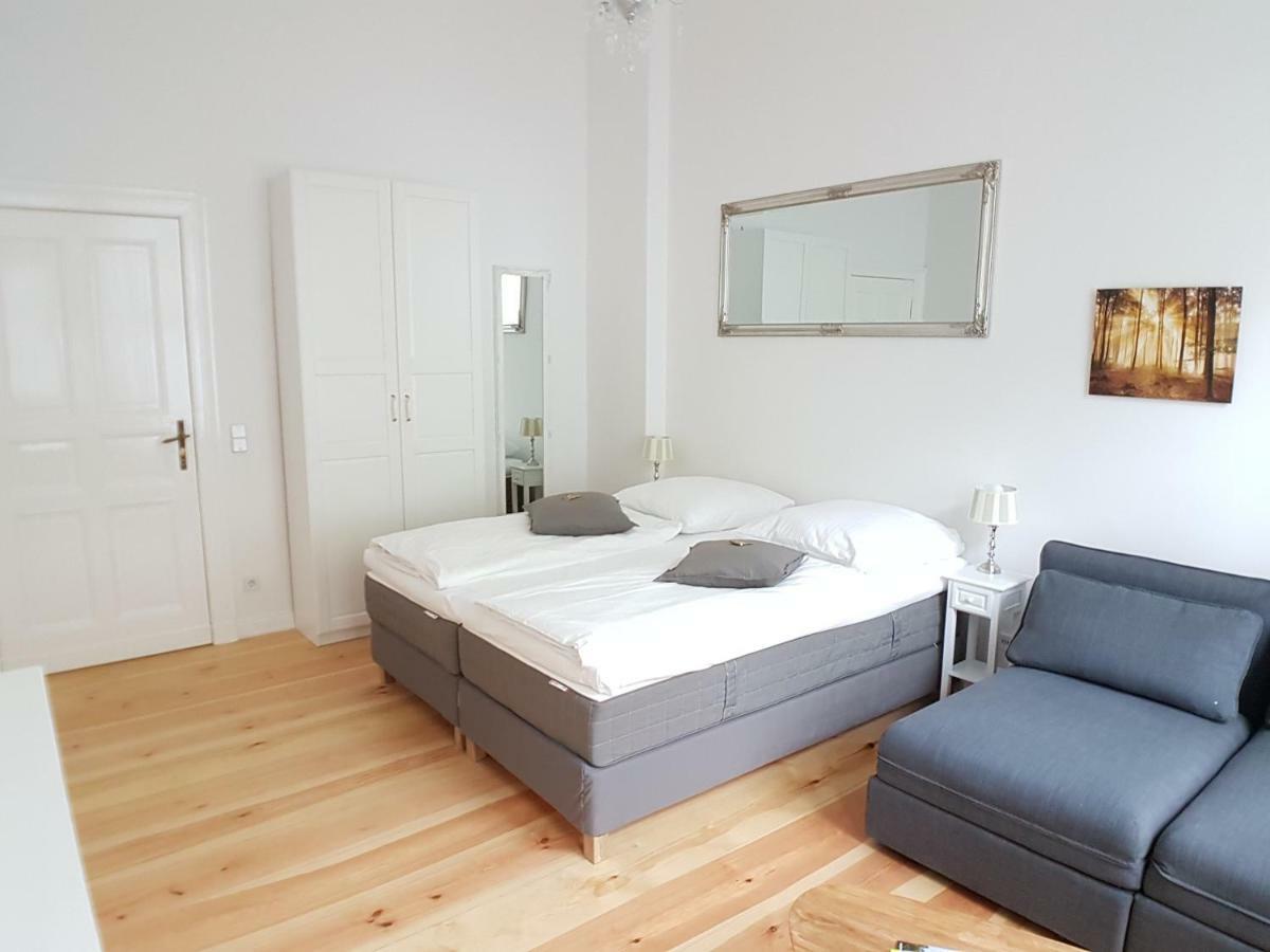 ברלין Lang Re By Rockchair Apartments L Superhost Status L 2 Bedrooms Boxspringbeds In City Center - Cozy Family & Business Flair Welcomes You! מראה חיצוני תמונה